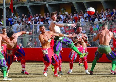 what is calcio storico fiorentino